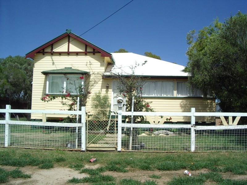 61 Charles Street, Roma QLD 4455