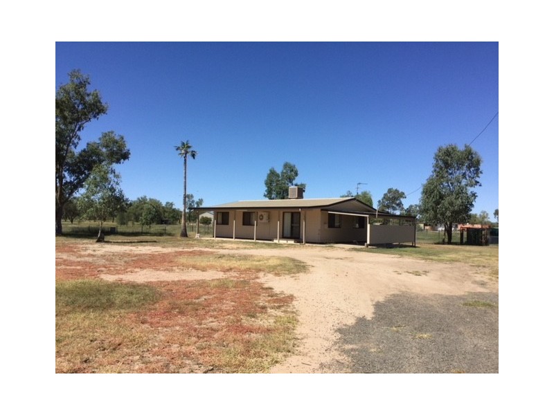 60 McPhie, Roma QLD 4455