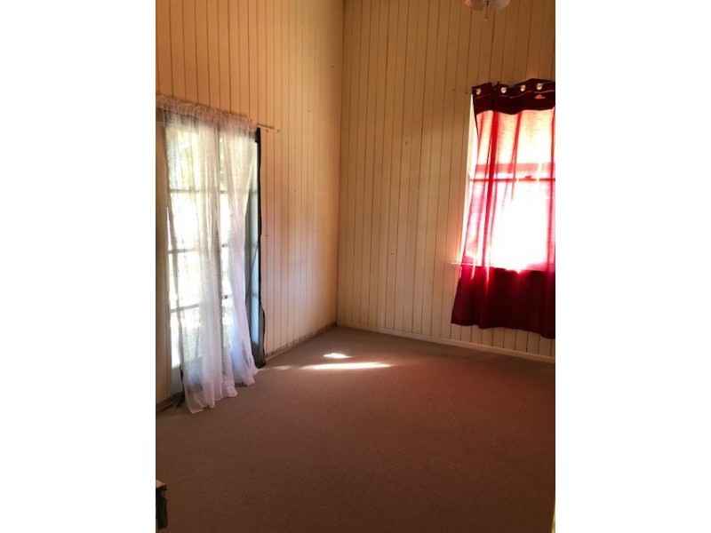 25 STATION STREET, Roma QLD 4455