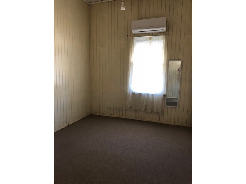 25 STATION STREET, Roma QLD 4455