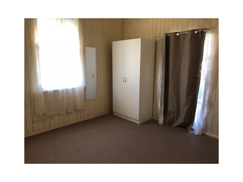 25 STATION STREET, Roma QLD 4455