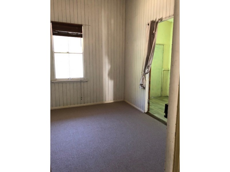 25 STATION STREET, Roma QLD 4455