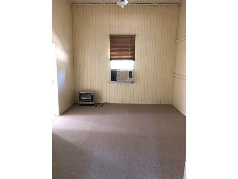 25 STATION STREET, Roma QLD 4455