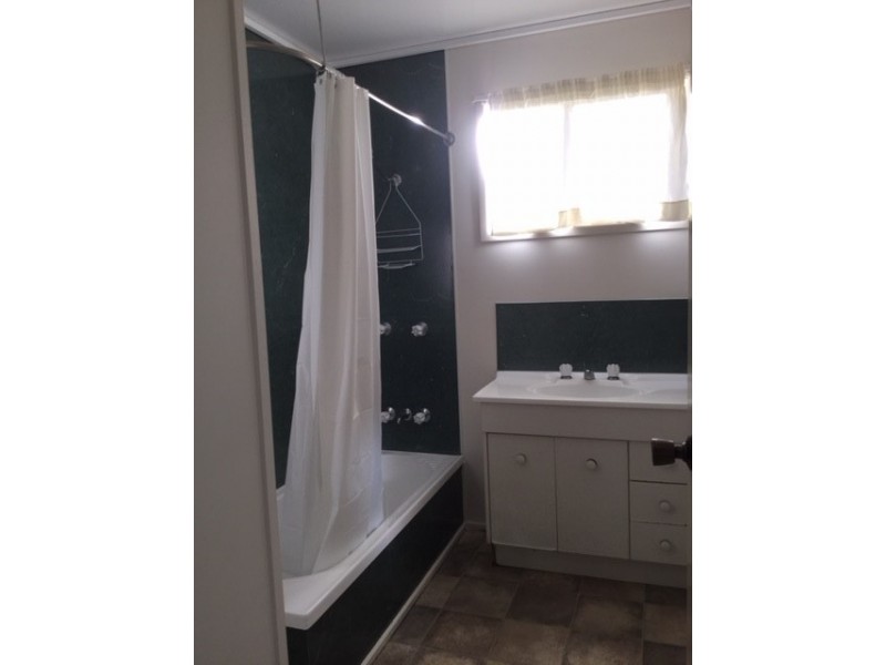 121 Quintin Street, Roma QLD 4455
