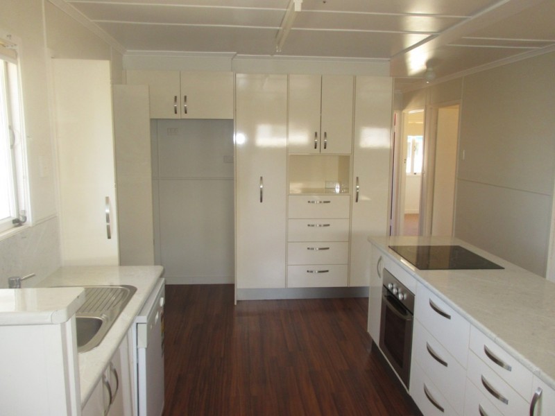 122 CURREY STREET, Roma QLD 4455