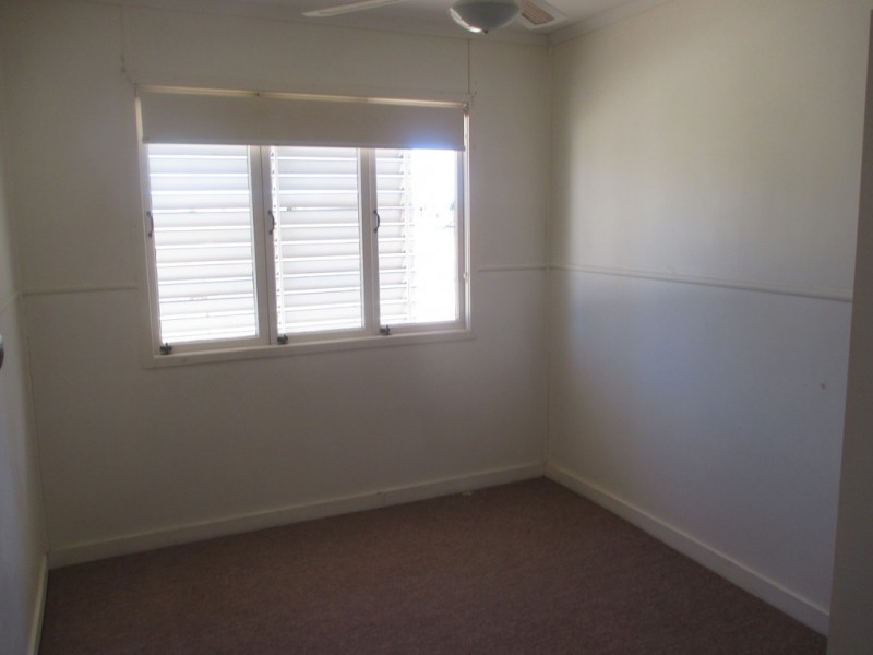 122 CURREY STREET, Roma QLD 4455