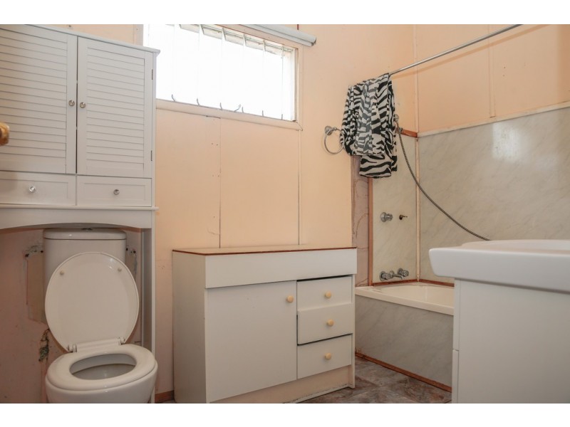 16 ANNANDALE STREET, Injune QLD 4454