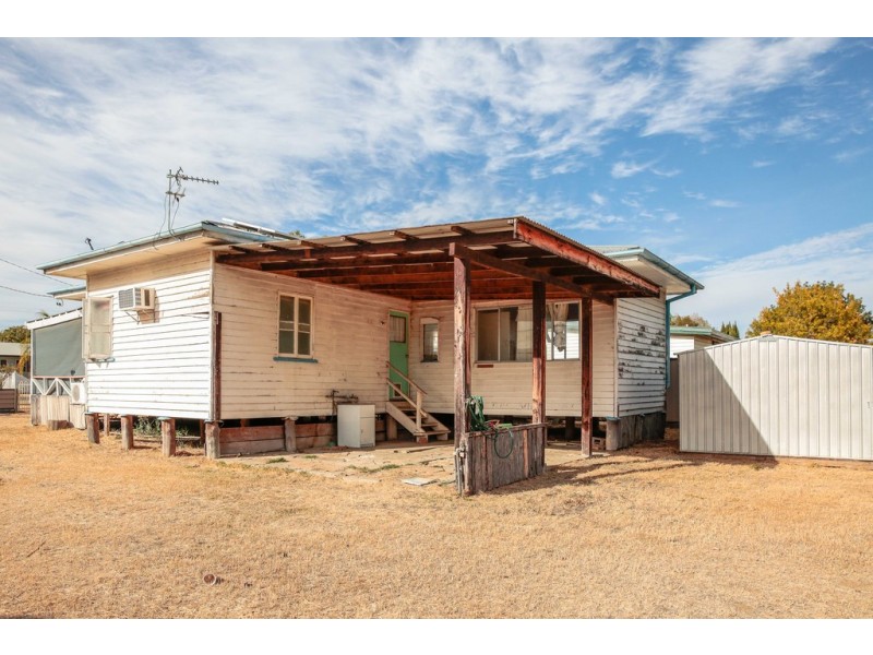 16 ANNANDALE STREET, Injune QLD 4454