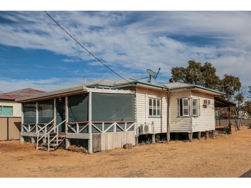 16 ANNANDALE STREET, Injune QLD 4454