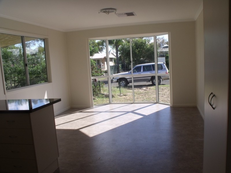 12 Luff Street, Roma QLD 4455