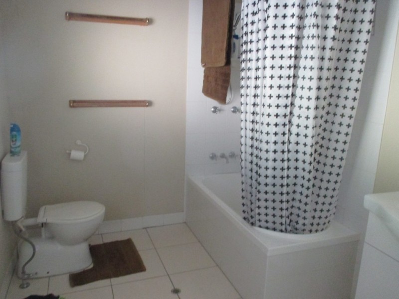 74 RAGLAN STREET, Roma QLD 4455