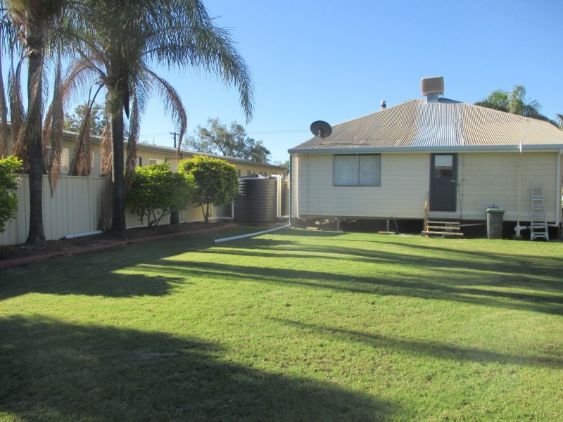 74 RAGLAN STREET, Roma QLD 4455