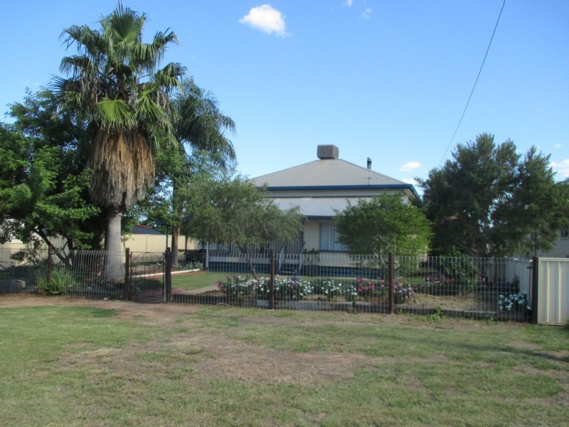 74 RAGLAN STREET, Roma QLD 4455
