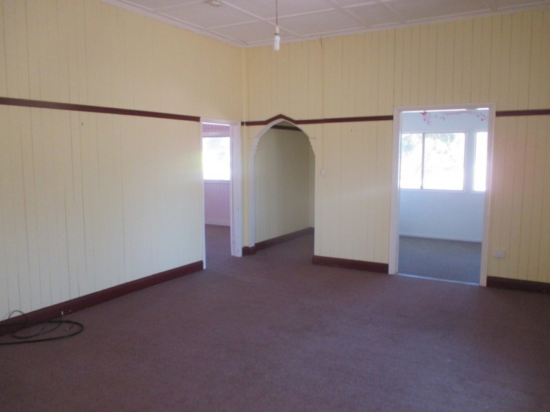 52 OXFORD STREET, Mitchell QLD 4465