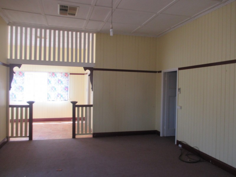 52 OXFORD STREET, Mitchell QLD 4465