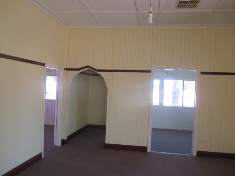 52 OXFORD STREET, Mitchell QLD 4465