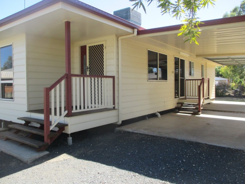 3 BOND STREET, Roma QLD 4455
