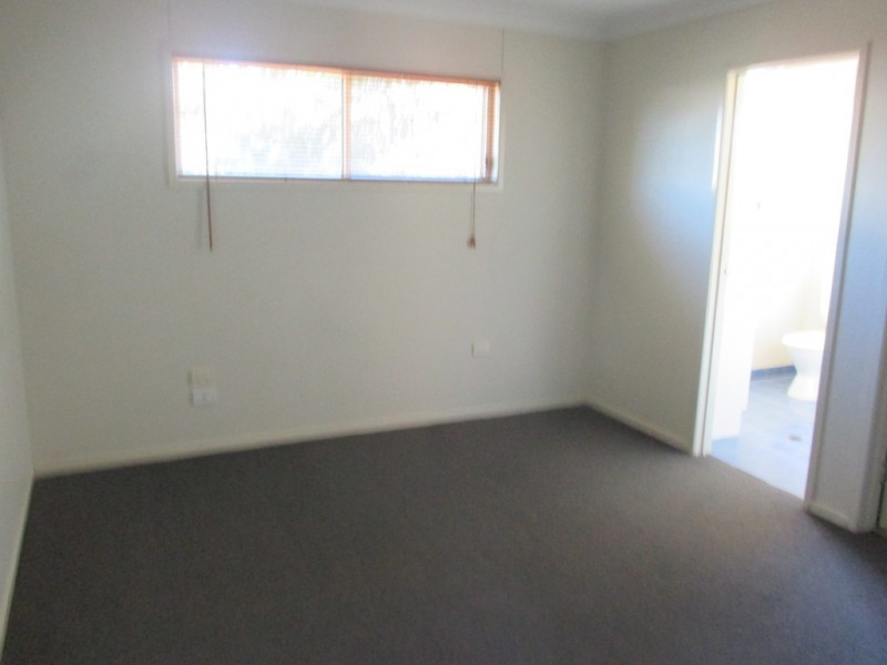 3 BOND STREET, Roma QLD 4455