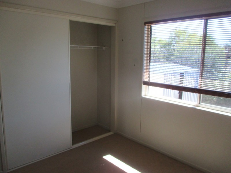 3 BOND STREET, Roma QLD 4455