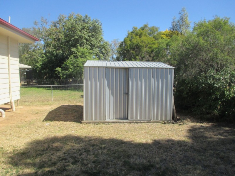 3 BOND STREET, Roma QLD 4455