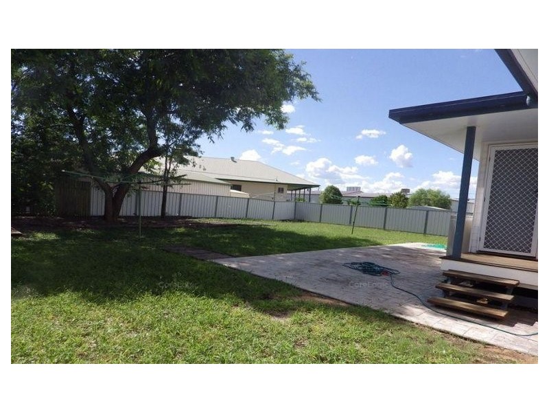105 QUINTIN STREET, Roma QLD 4455