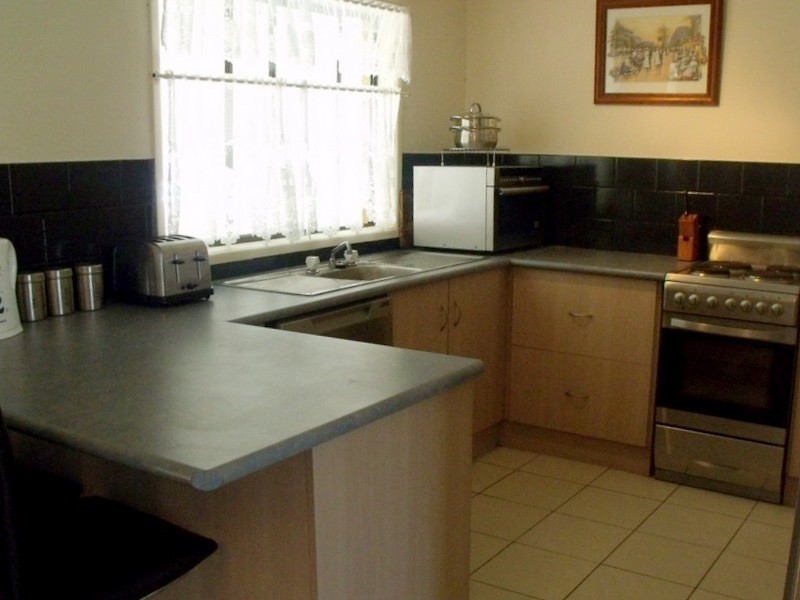 33-37 Edwardes Street, Roma QLD 4455