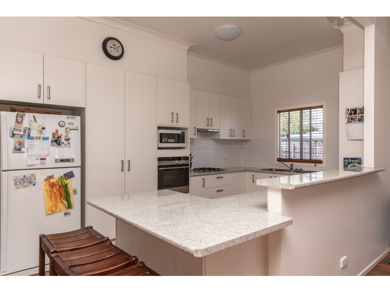 98 MISCAMBLE STREET, Roma QLD 4455