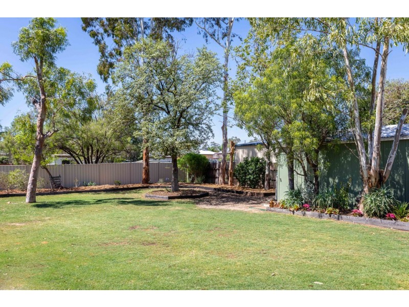 98 MISCAMBLE STREET, Roma QLD 4455