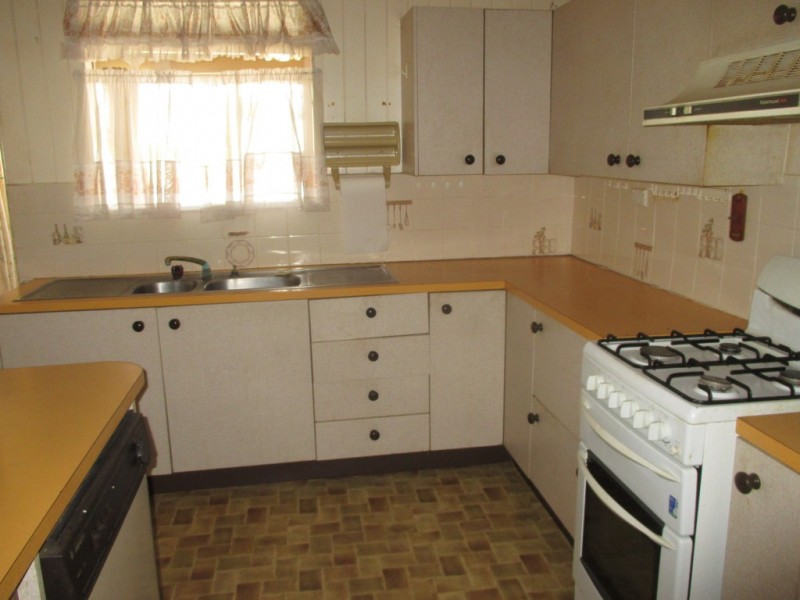 15 ALBERT STREET, Roma QLD 4455