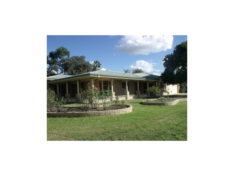 10-12 Edna Street, Roma QLD 4455