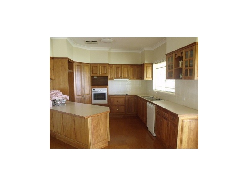 10-12 Edna Street, Roma QLD 4455