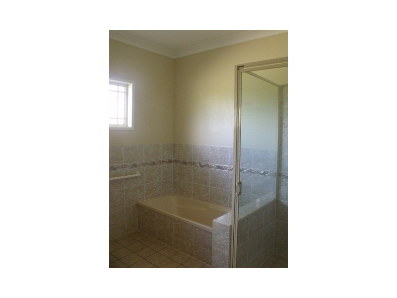 10-12 Edna Street, Roma QLD 4455