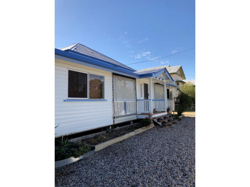 17 MAY STREET, Roma QLD 4455