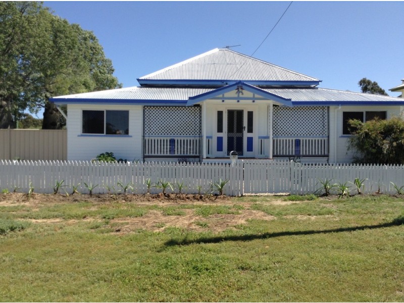 17 MAY STREET, Roma QLD 4455
