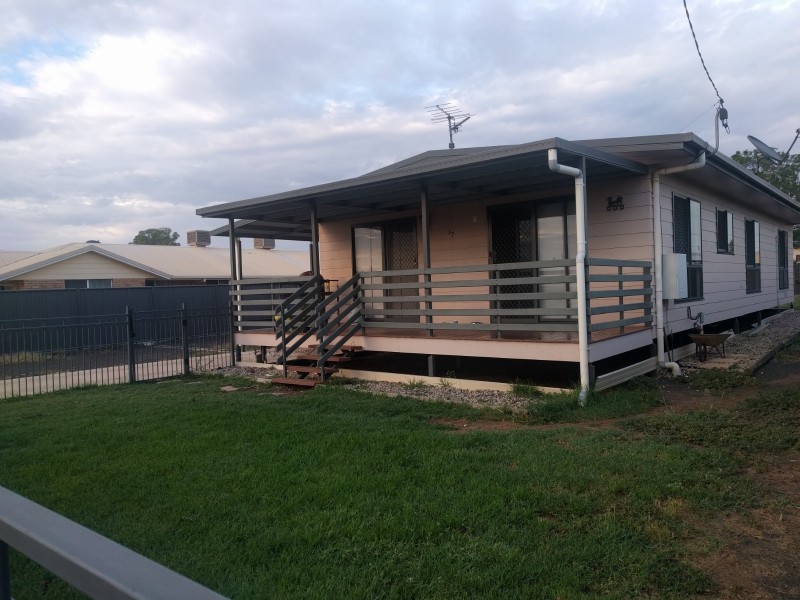 37 Jackson Street, Roma QLD 4455