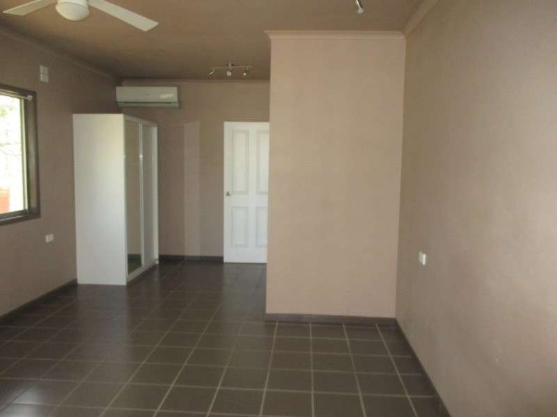 71 RAGLAN STREET, Roma QLD 4455