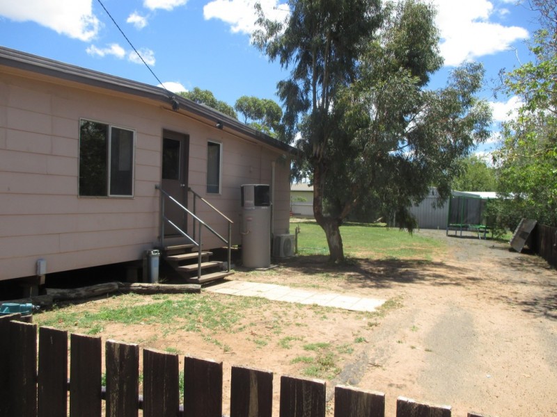 71 RAGLAN STREET, Roma QLD 4455