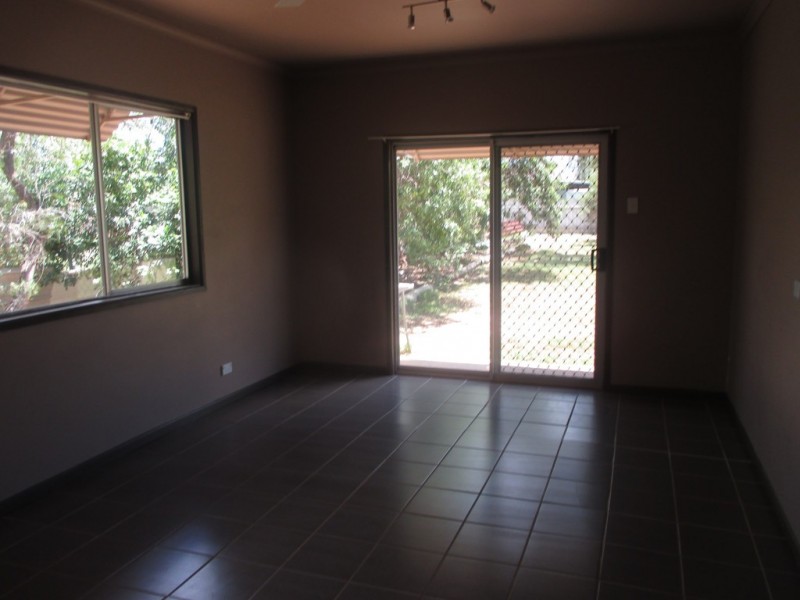 71 RAGLAN STREET, Roma QLD 4455