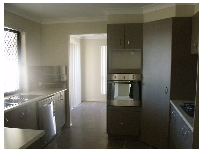 33  Howard Street, Roma QLD 4455