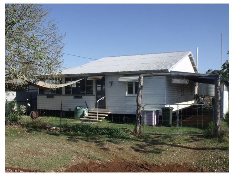 38  May Street, Wallumbilla QLD 4428