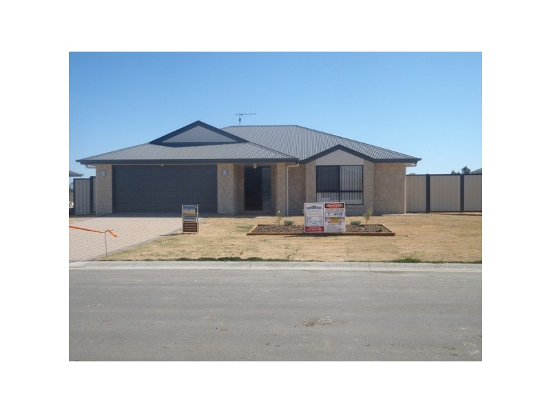 25 Everingham Avenue, Roma QLD 4455