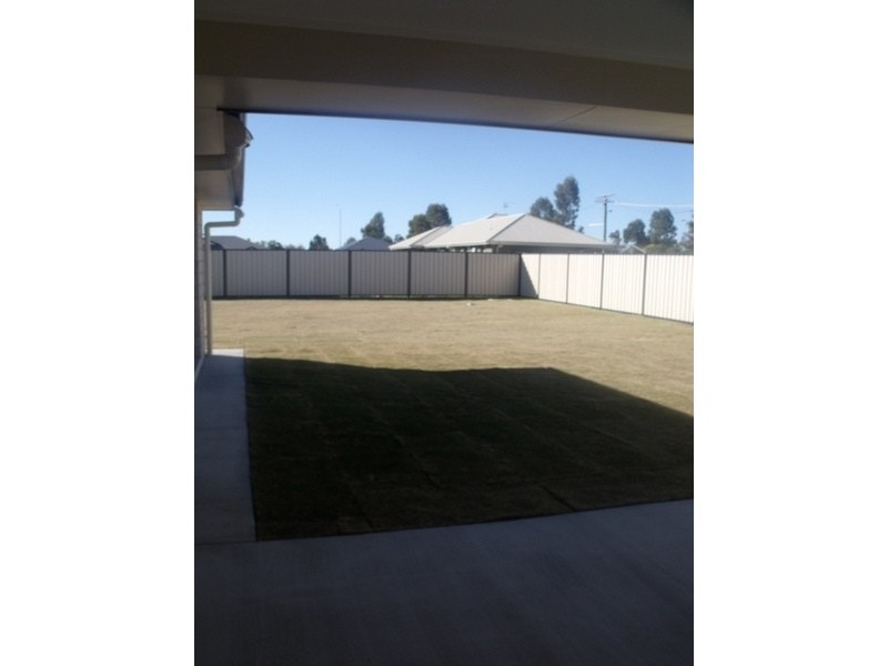 25 Everingham Avenue, Roma QLD 4455