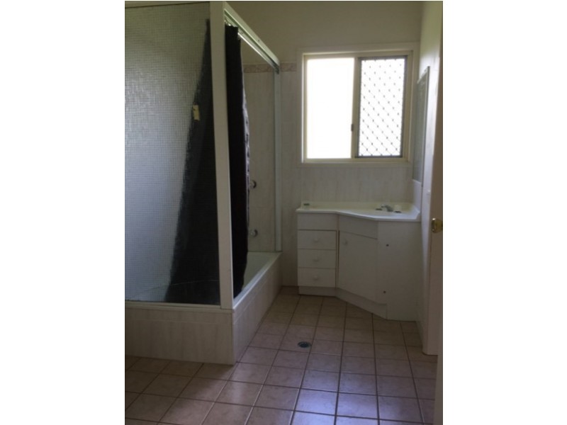 94-96 Robert Street, Surat QLD 4417