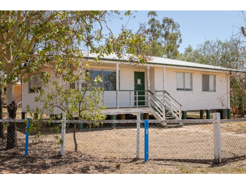 15 SOUTH STREET, Roma QLD 4455