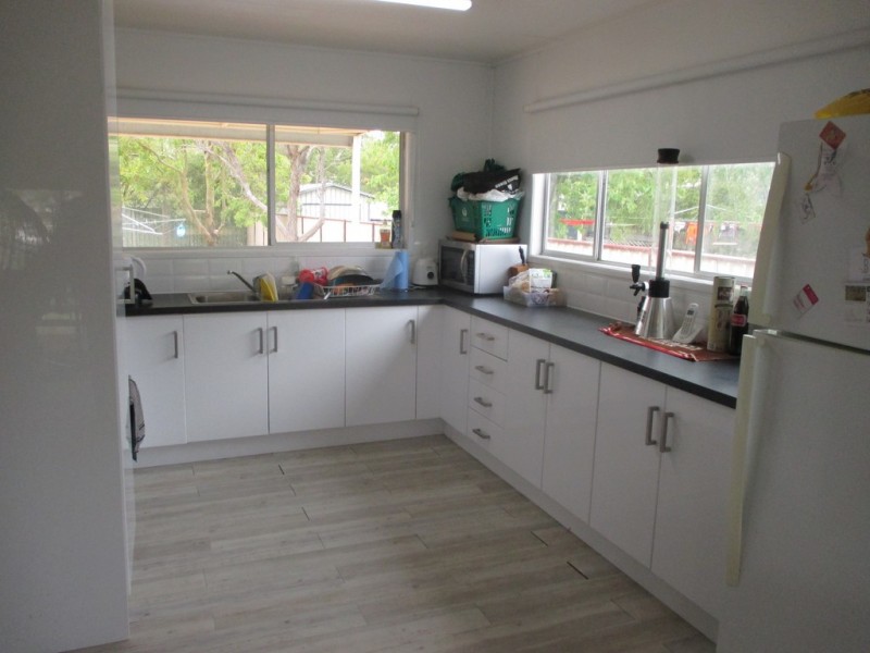 9 LEWIS STREET, Roma QLD 4455