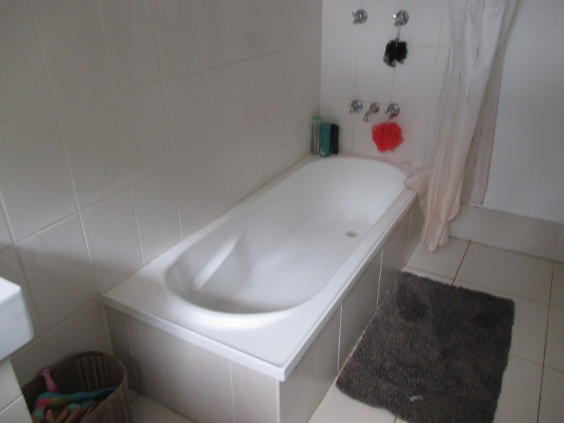 9 LEWIS STREET, Roma QLD 4455