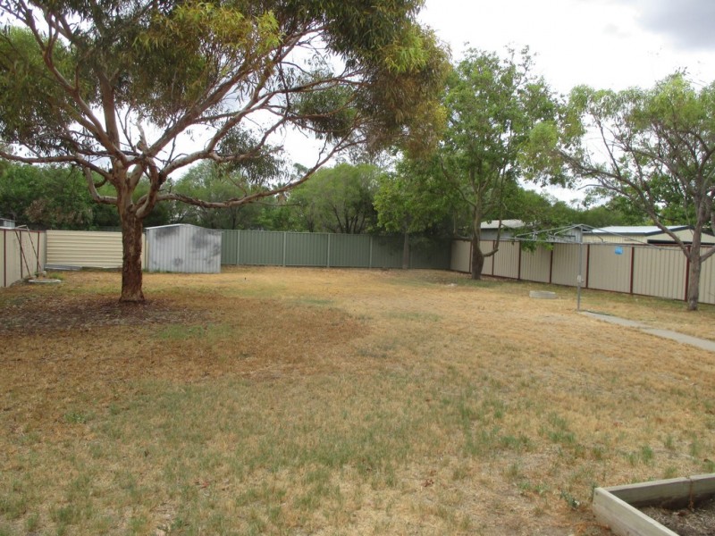 9 LEWIS STREET, Roma QLD 4455