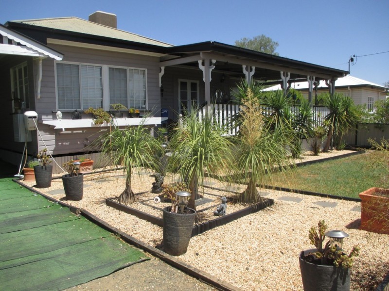 6 QUEEN STREET, Roma QLD 4455