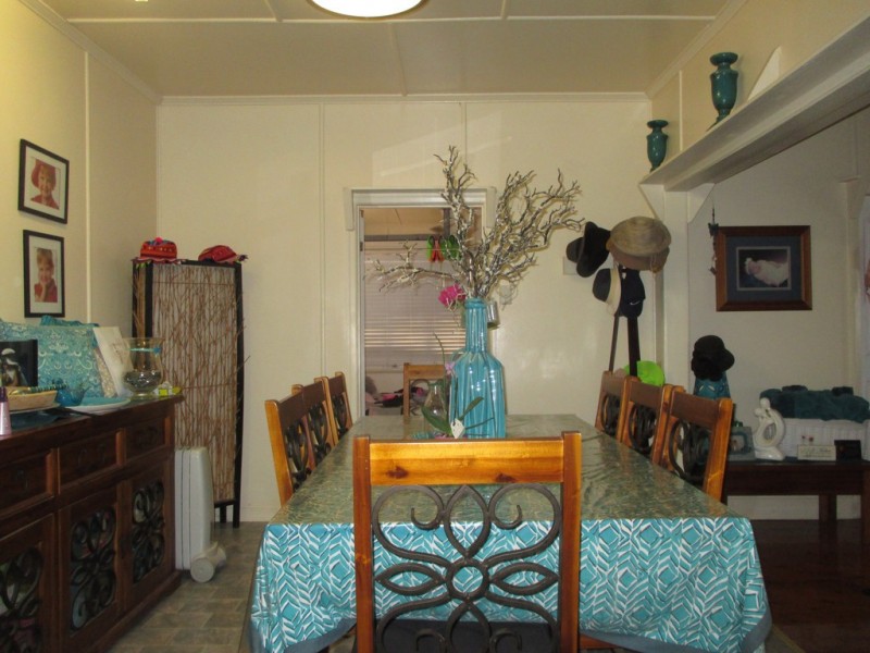 6 QUEEN STREET, Roma QLD 4455