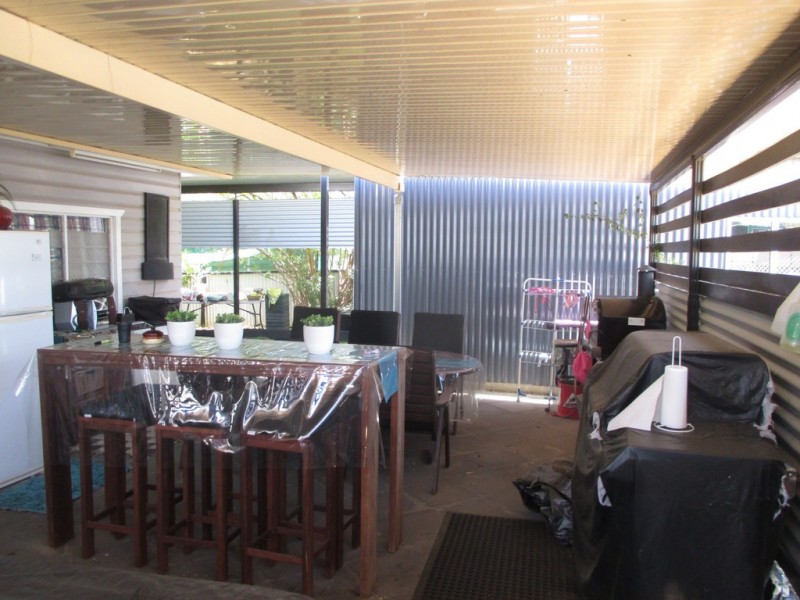 6 QUEEN STREET, Roma QLD 4455